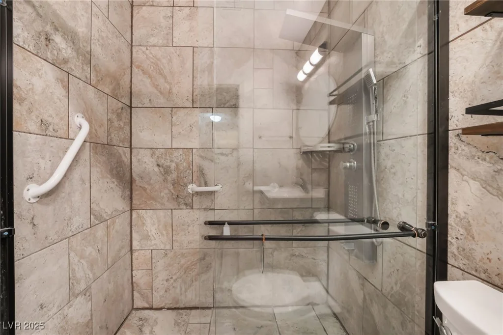6711 Charleston, Las Vegas, NV 89146