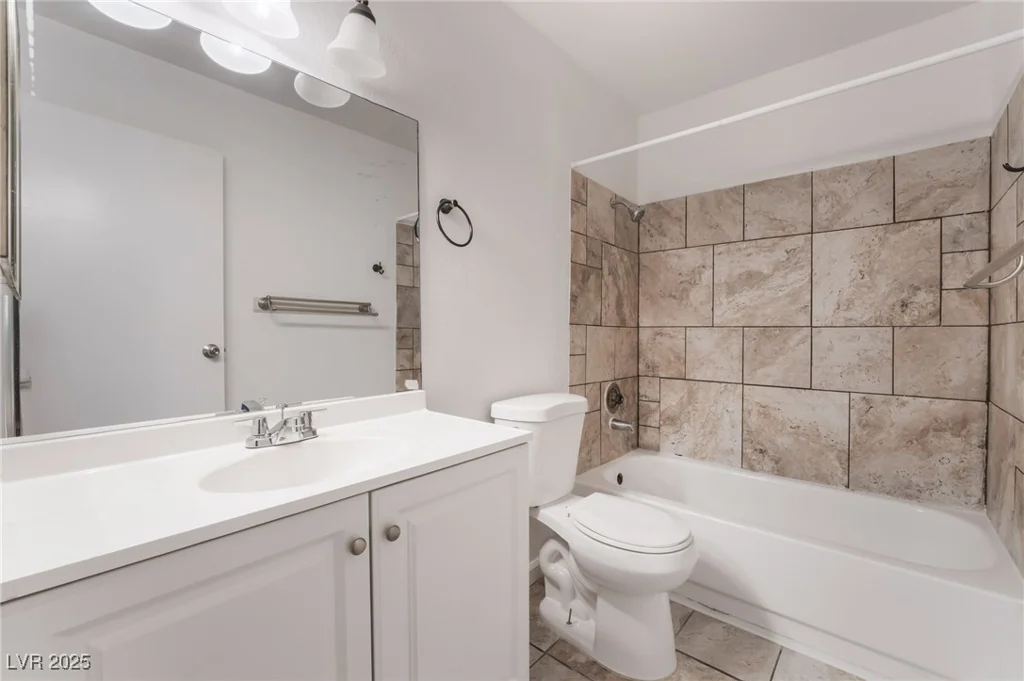 6711 Charleston, Las Vegas, NV 89146