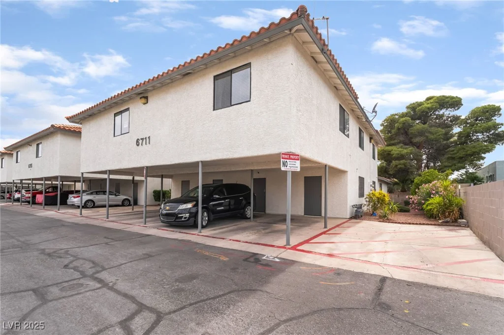 6711 Charleston, Las Vegas, NV 89146