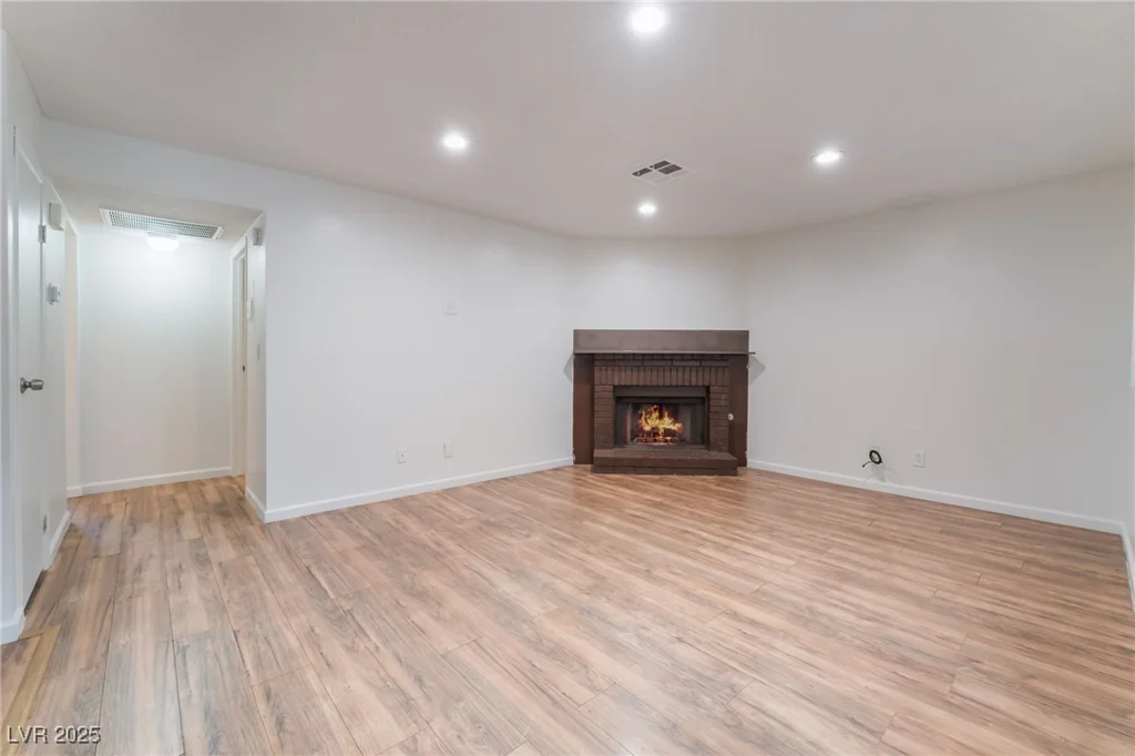 6711 Charleston, Las Vegas, NV 89146