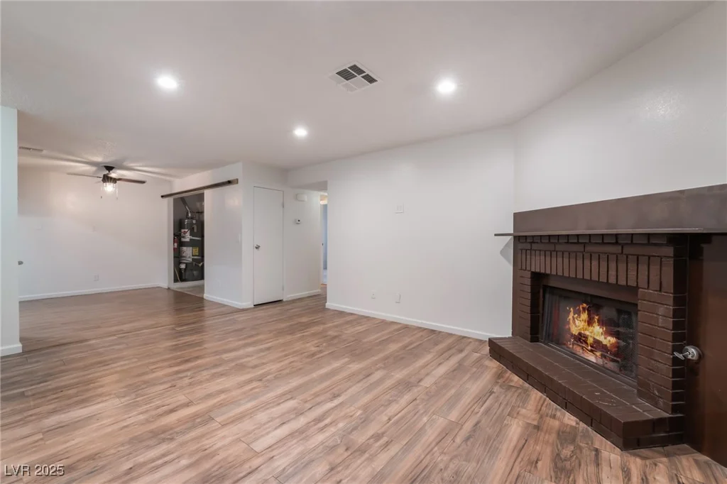 6711 Charleston, Las Vegas, NV 89146