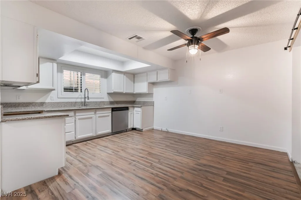 6711 Charleston, Las Vegas, NV 89146