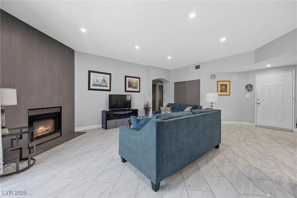 4821 Black Bear, Las Vegas, NV 89149