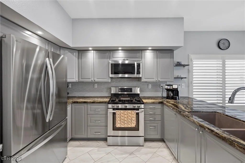 4821 Black Bear, Las Vegas, NV 89149