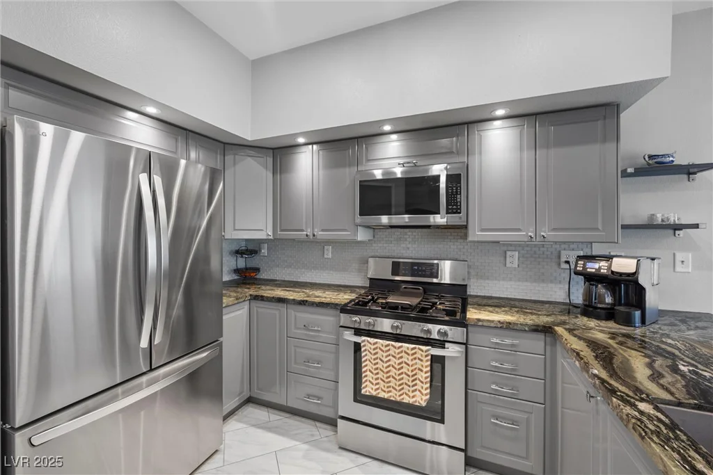 4821 Black Bear, Las Vegas, NV 89149