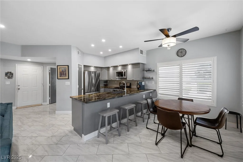 4821 Black Bear, Las Vegas, NV 89149