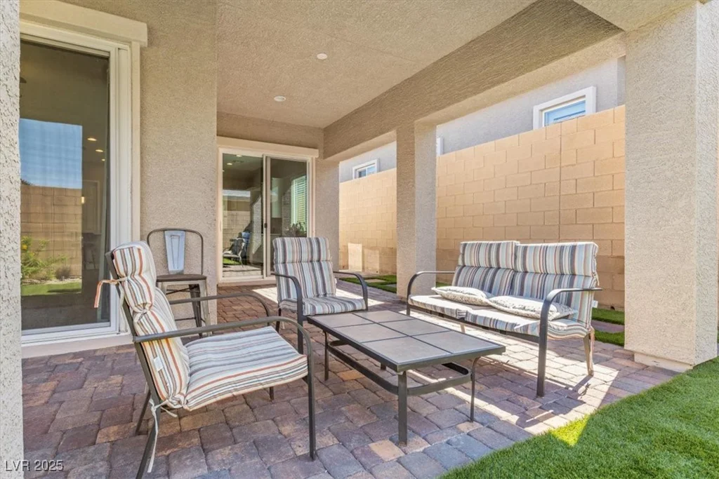 10972 Nicholas Jay, Las Vegas, NV 89166