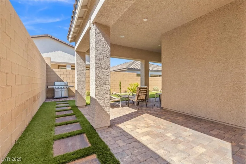 10972 Nicholas Jay, Las Vegas, NV 89166