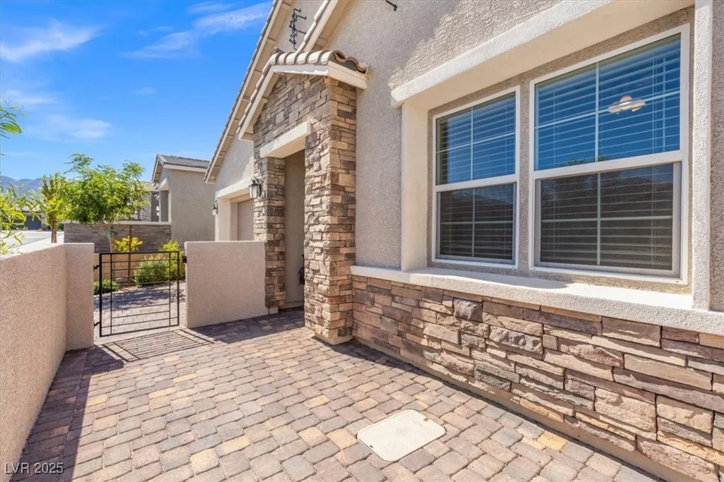 10972 Nicholas Jay, Las Vegas, NV 89166