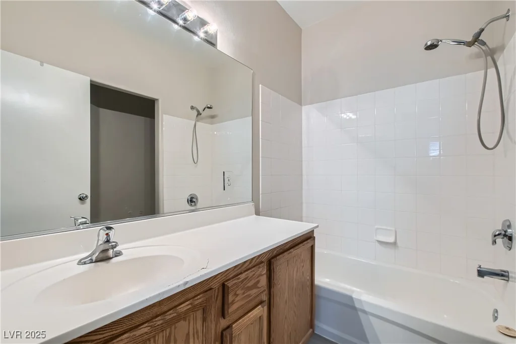 5915 Nuevo Leon, North Las Vegas, NV 89031