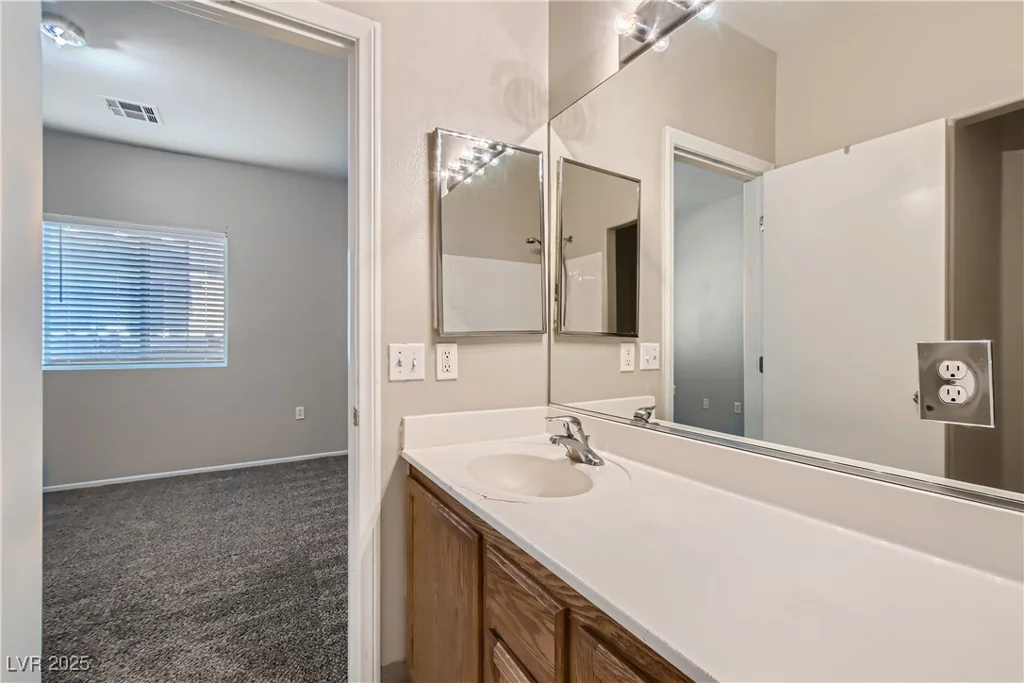 5915 Nuevo Leon, North Las Vegas, NV 89031