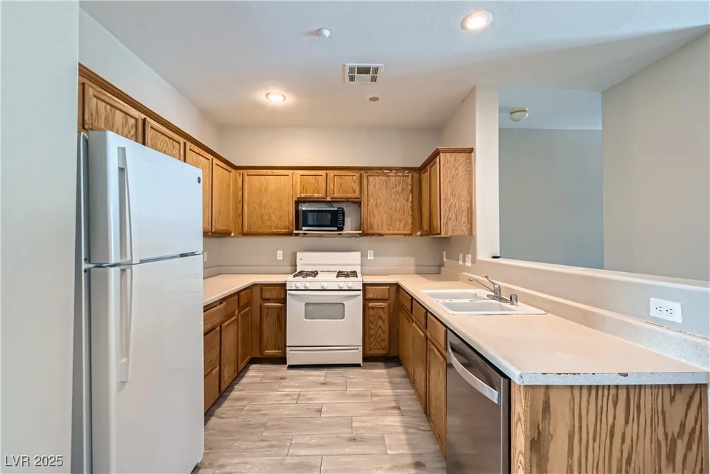 5915 Nuevo Leon, North Las Vegas, NV 89031