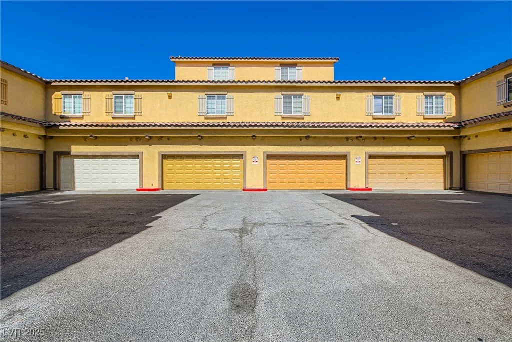5915 Nuevo Leon, North Las Vegas, NV 89031