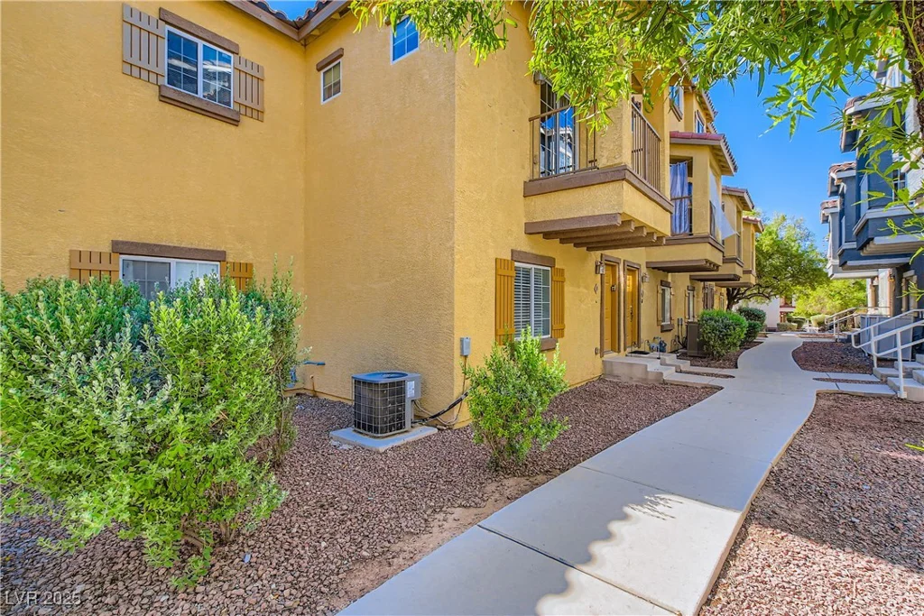5915 Nuevo Leon, North Las Vegas, NV 89031