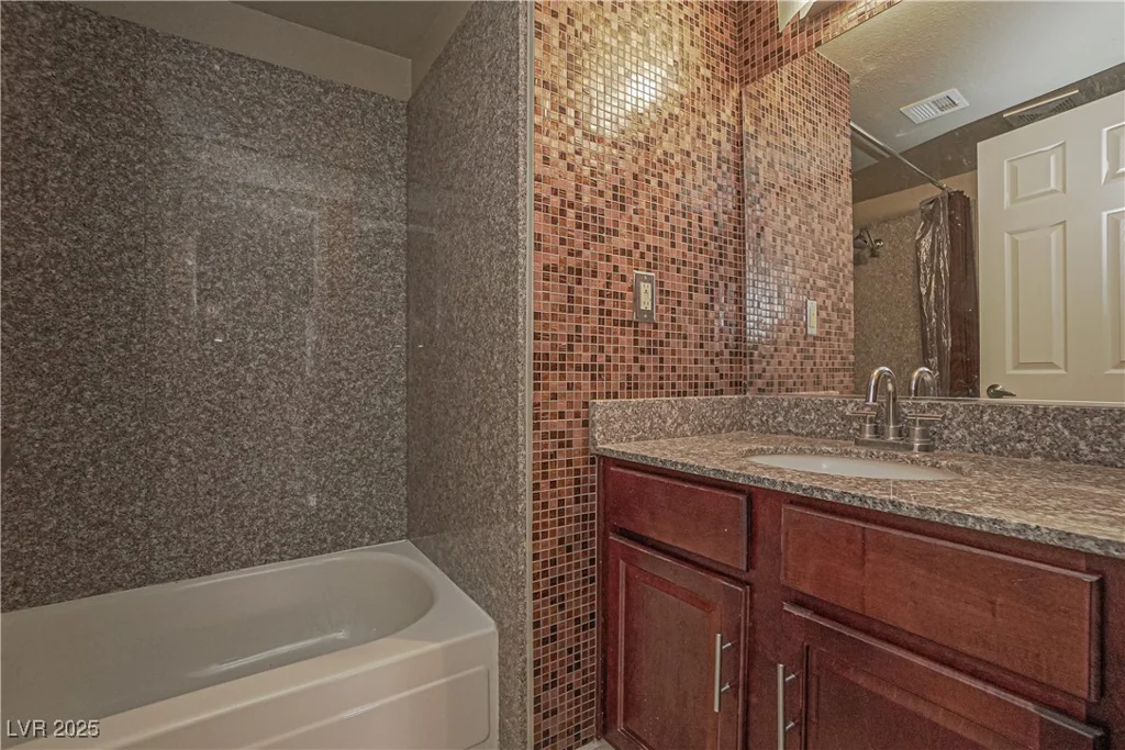 5383 Indian River, Las Vegas, NV 89103