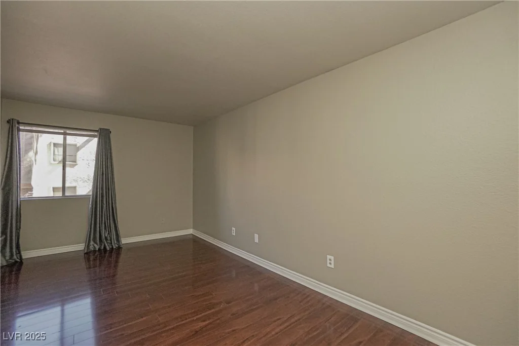 5383 Indian River, Las Vegas, NV 89103