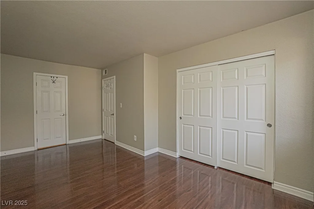 5383 Indian River, Las Vegas, NV 89103