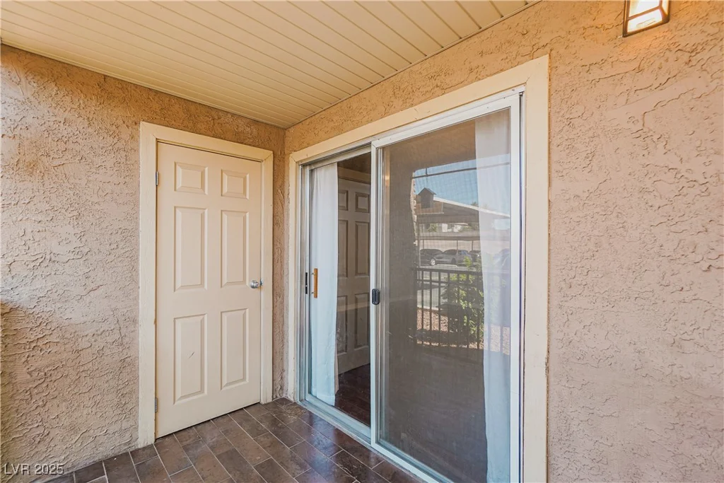 5383 Indian River, Las Vegas, NV 89103