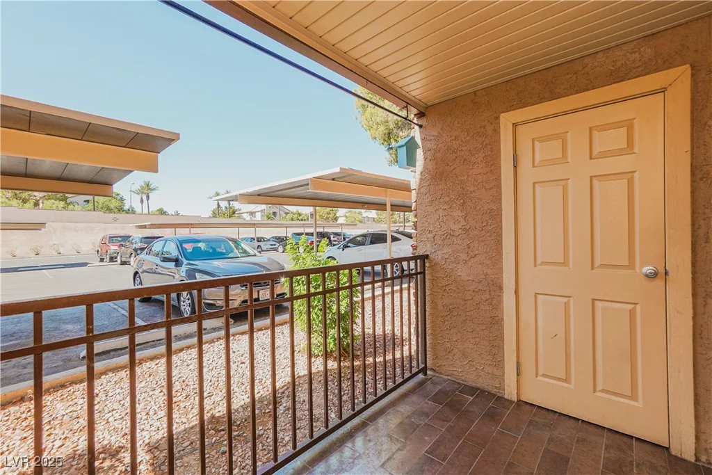 5383 Indian River, Las Vegas, NV 89103
