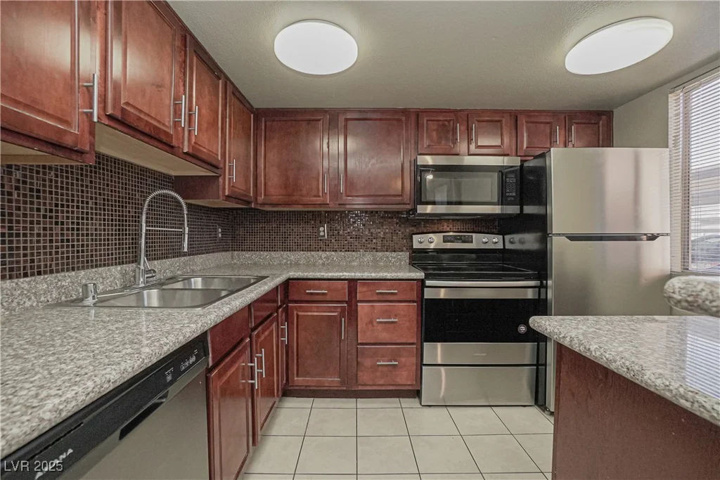 5383 Indian River, Las Vegas, NV 89103