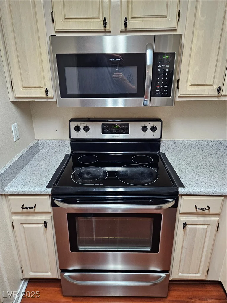 555 Silverado Ranch, Las Vegas, NV 89183
