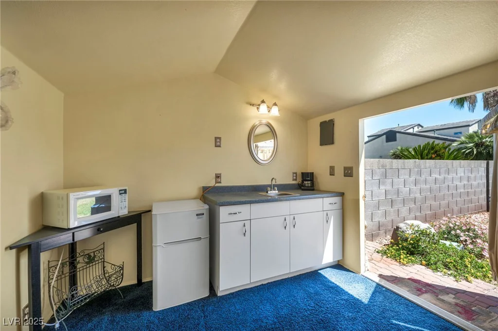 819 Arrowhead, Henderson, NV 89002