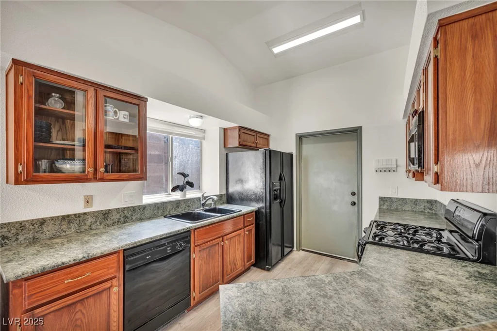 819 Arrowhead, Henderson, NV 89002