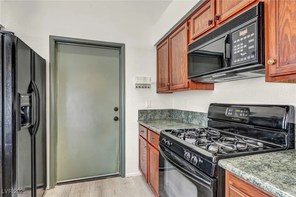 819 Arrowhead, Henderson, NV 89002