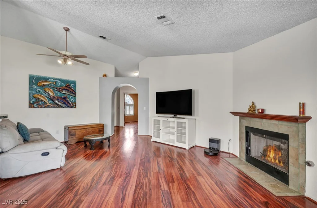 819 Arrowhead, Henderson, NV 89002