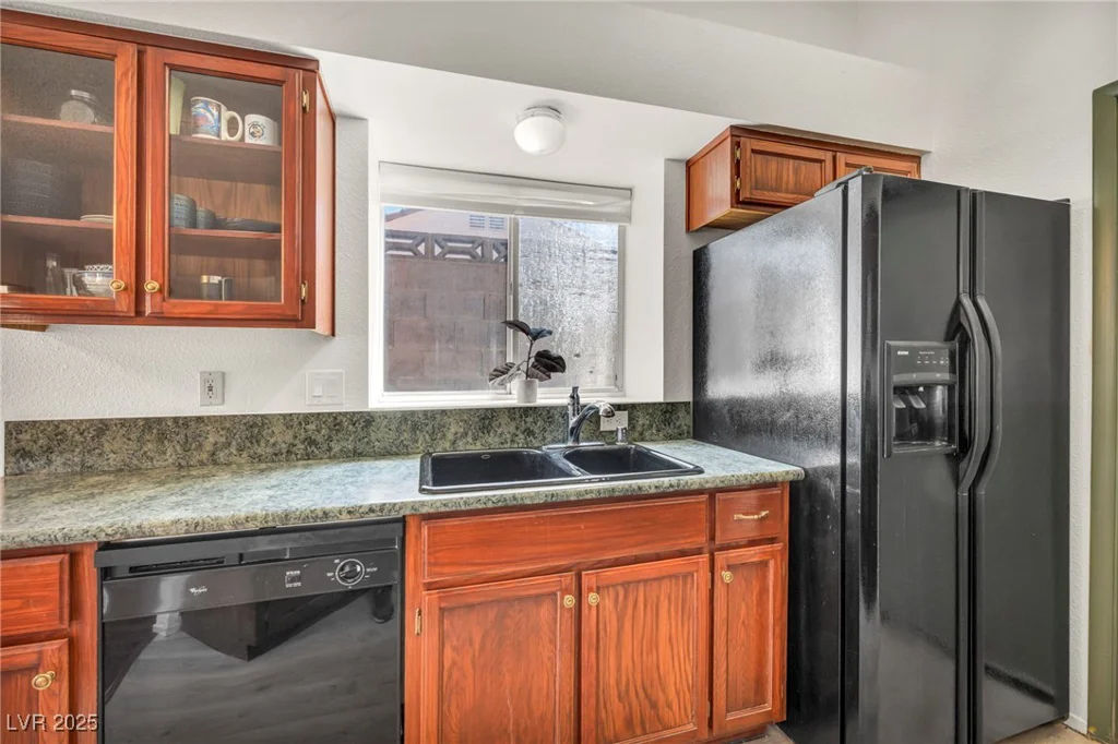 819 Arrowhead, Henderson, NV 89002
