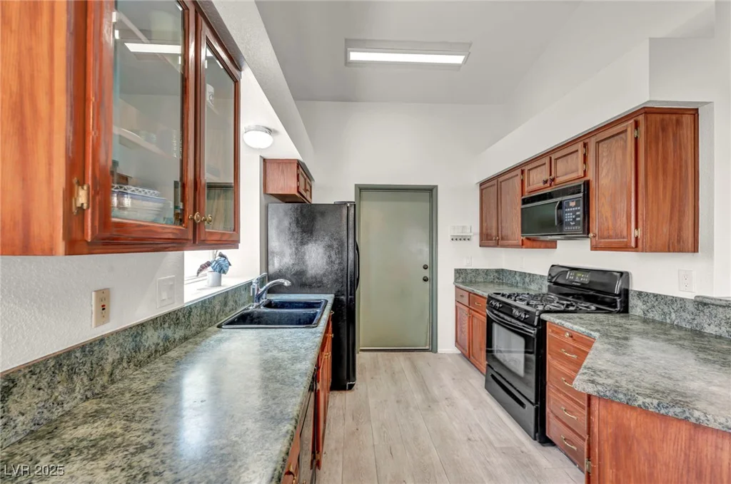 819 Arrowhead, Henderson, NV 89002
