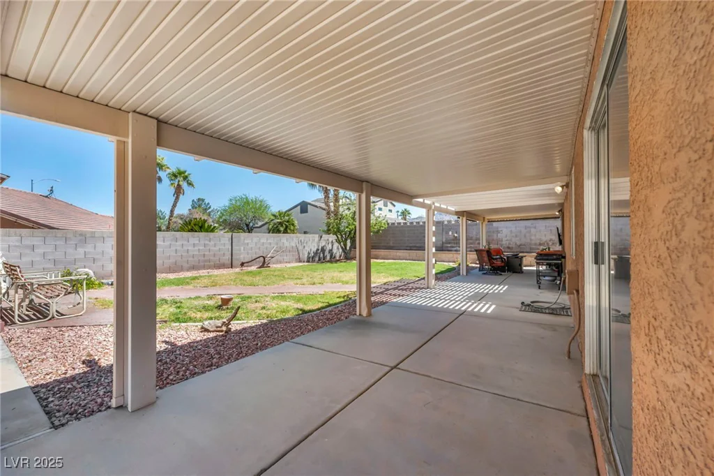 819 Arrowhead, Henderson, NV 89002