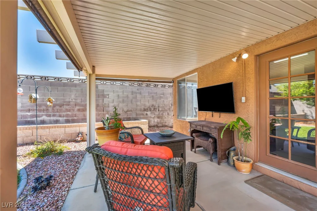819 Arrowhead, Henderson, NV 89002