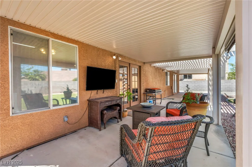 819 Arrowhead, Henderson, NV 89002