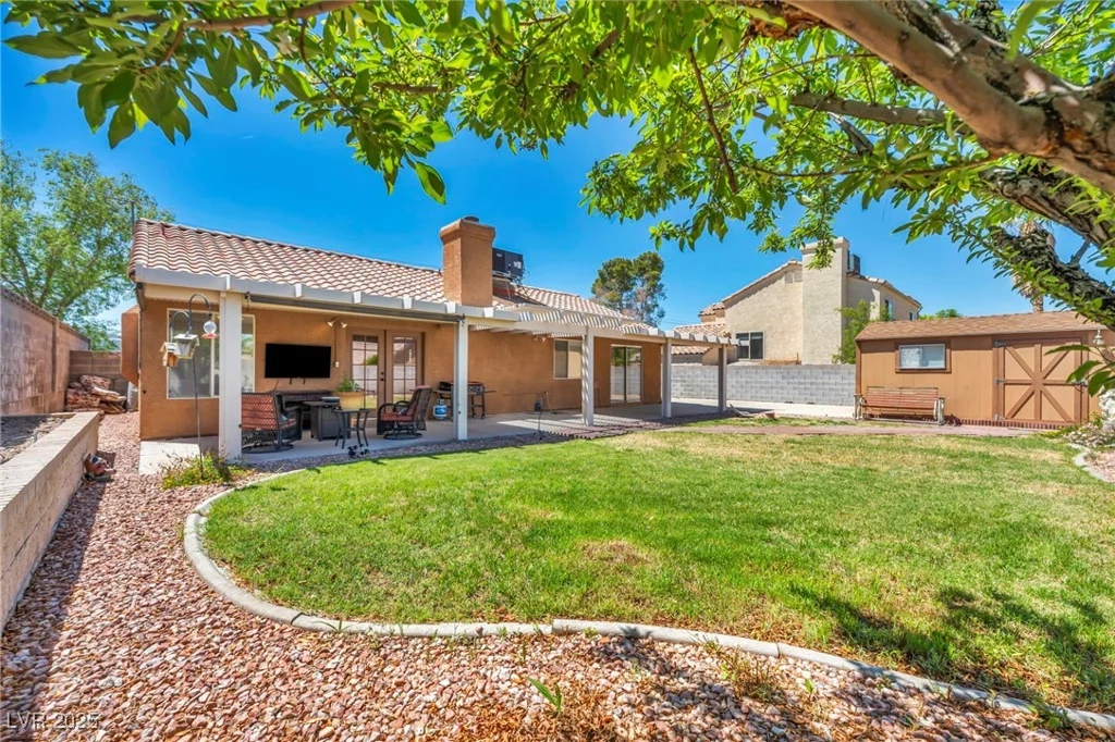 819 Arrowhead, Henderson, NV 89002