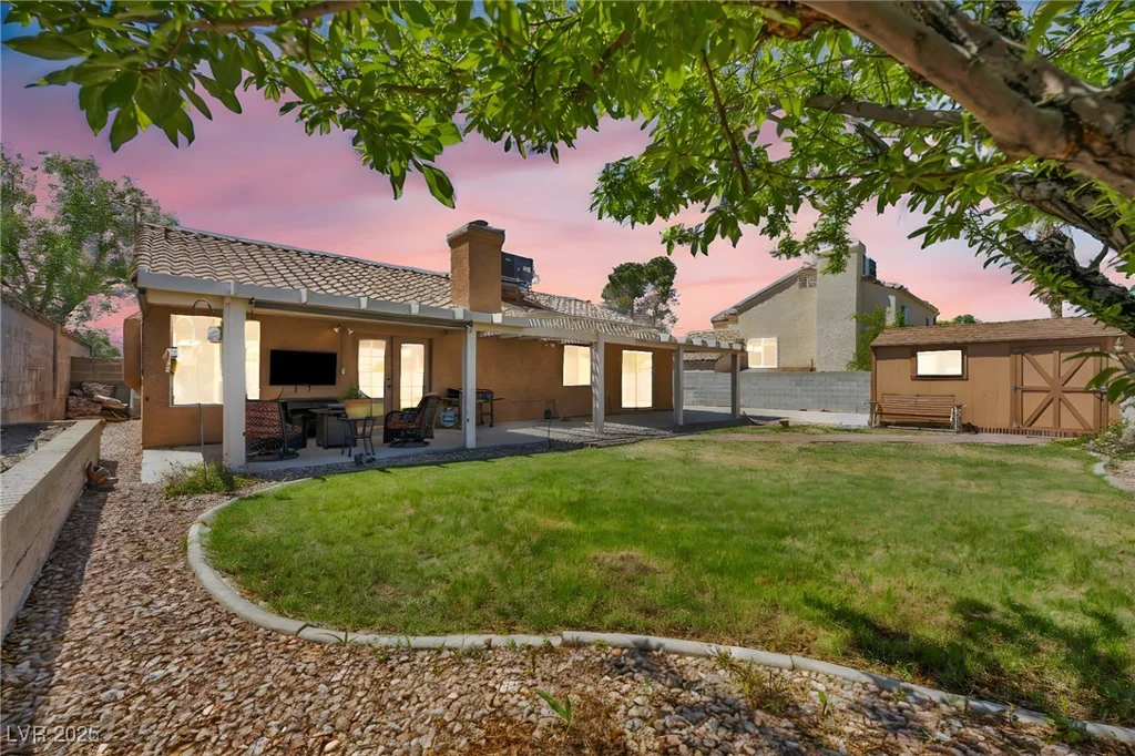 819 Arrowhead, Henderson, NV 89002