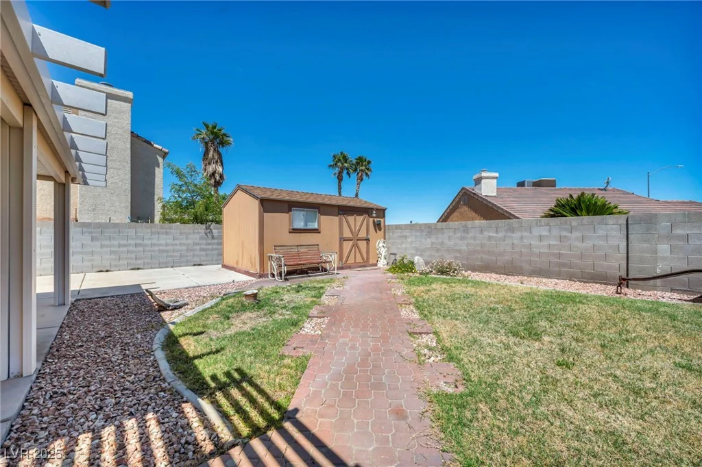 819 Arrowhead, Henderson, NV 89002