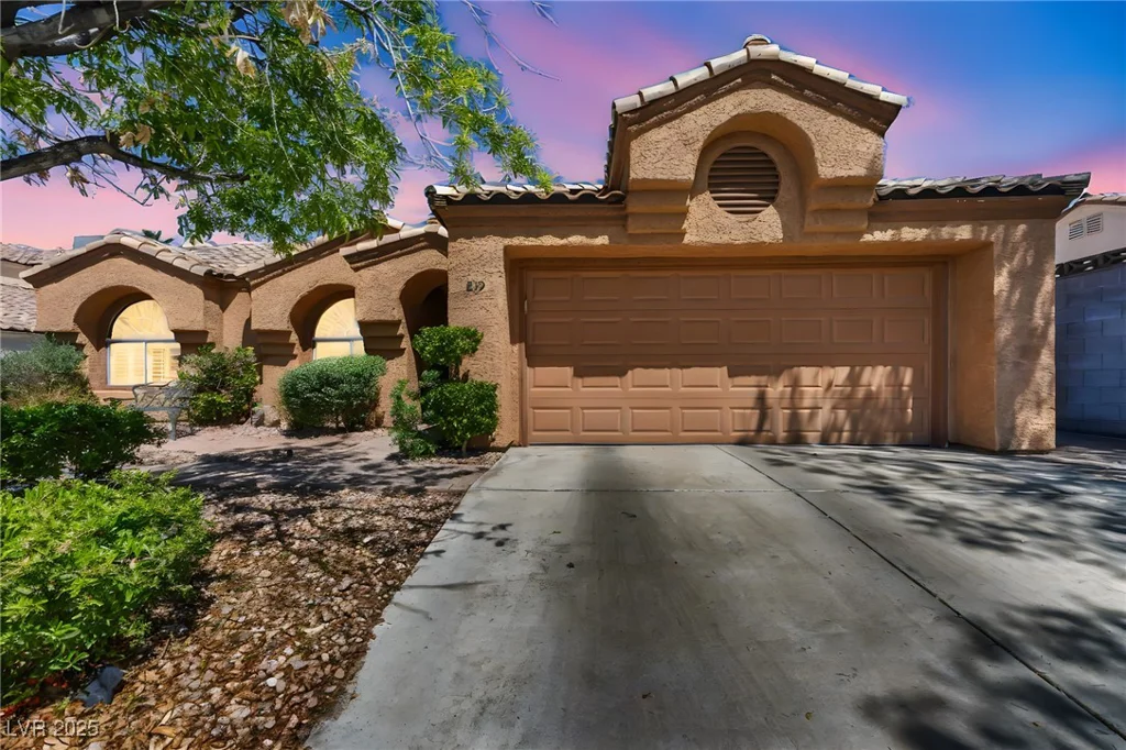 819 Arrowhead, Henderson, NV 89002