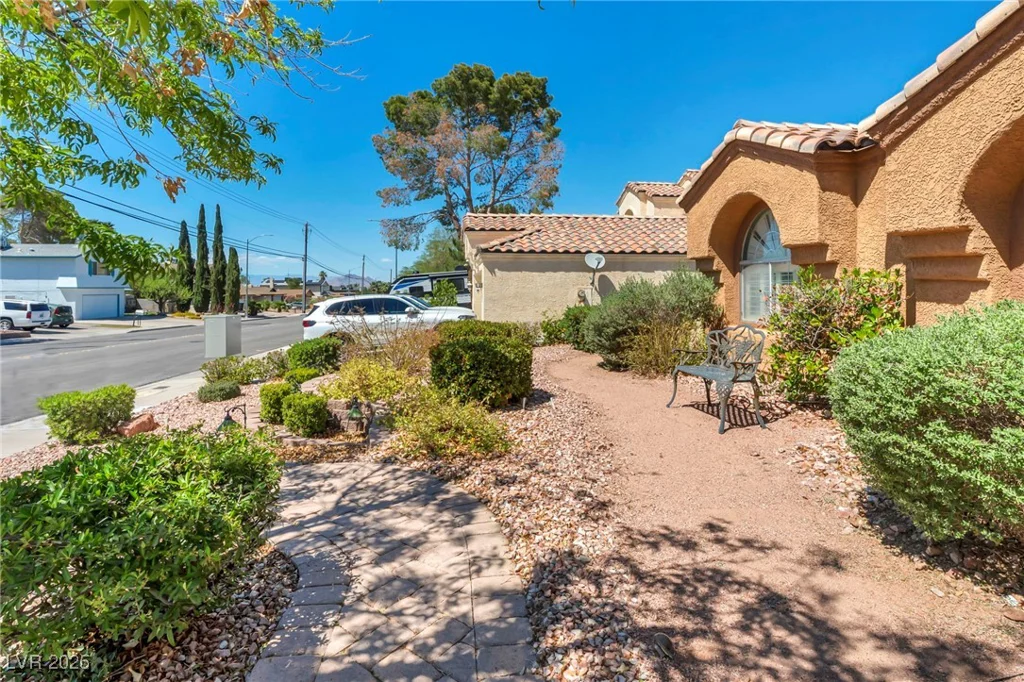 819 Arrowhead, Henderson, NV 89002