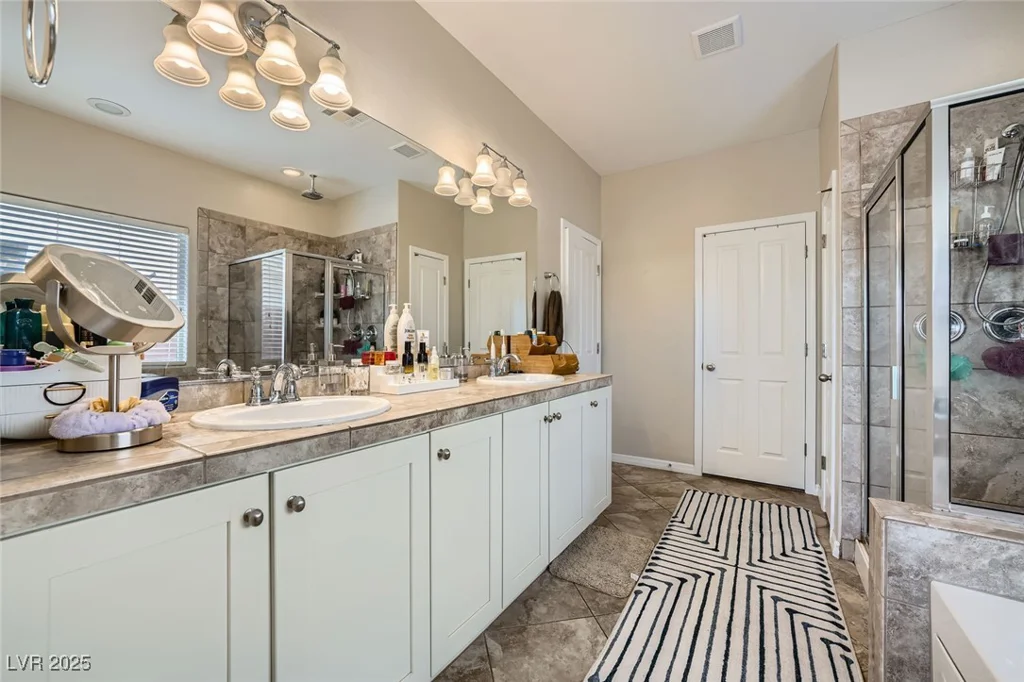 5662 Oak Bend, Las Vegas, NV 89135