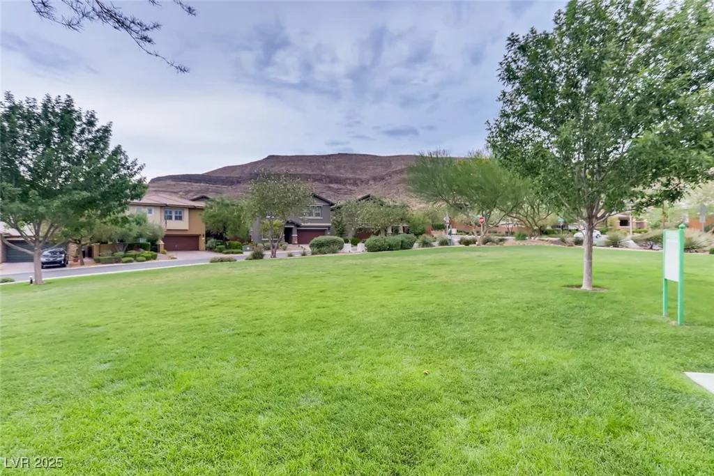 5662 Oak Bend, Las Vegas, NV 89135