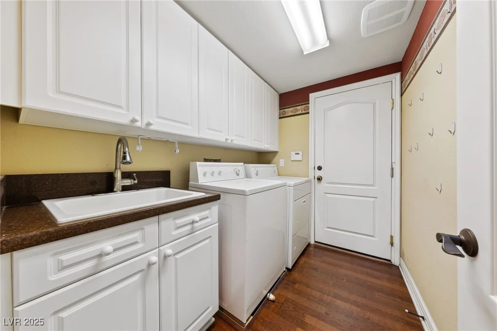 7438 Desertscape, Las Vegas, NV 89178