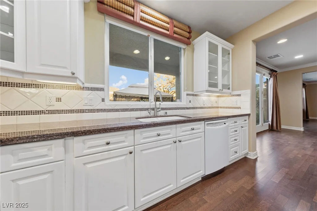 7438 Desertscape, Las Vegas, NV 89178