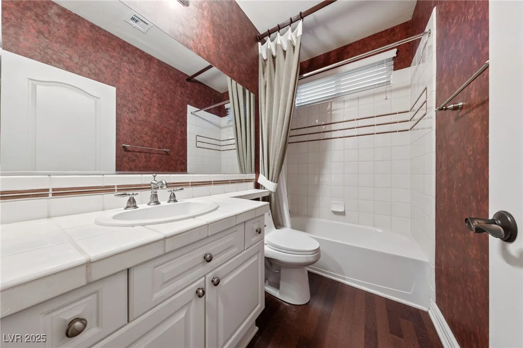 7438 Desertscape, Las Vegas, NV 89178