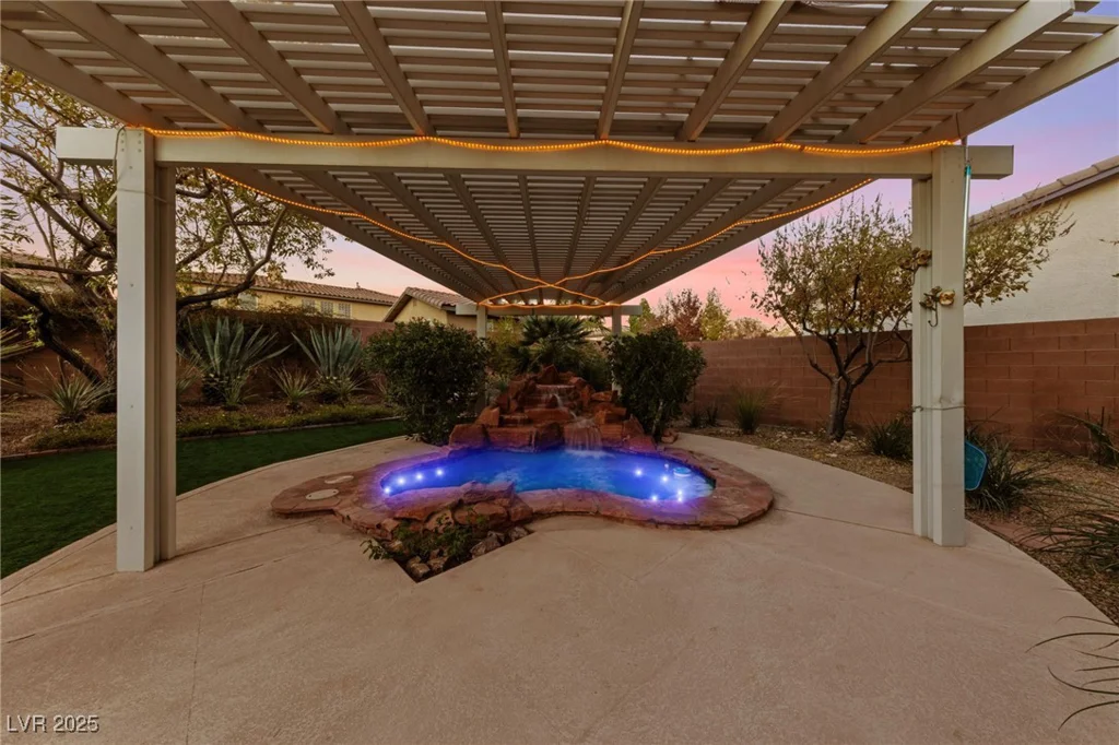 7438 Desertscape, Las Vegas, NV 89178
