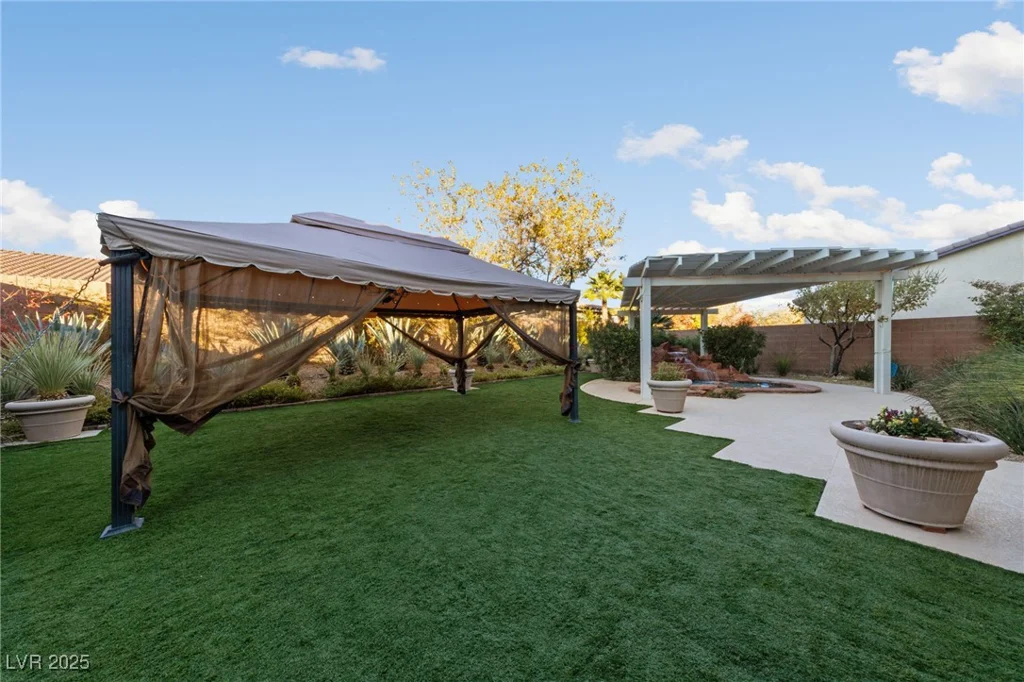 7438 Desertscape, Las Vegas, NV 89178