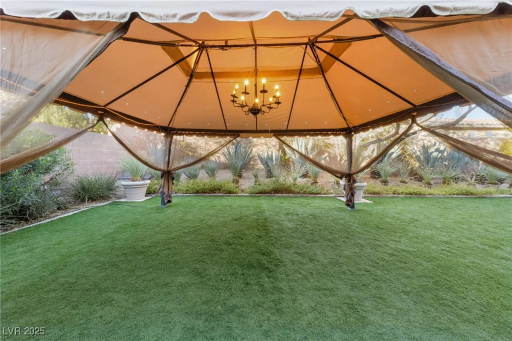 7438 Desertscape, Las Vegas, NV 89178