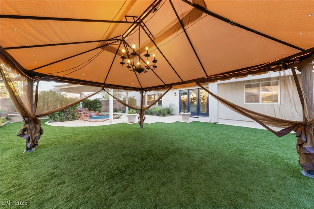 7438 Desertscape, Las Vegas, NV 89178