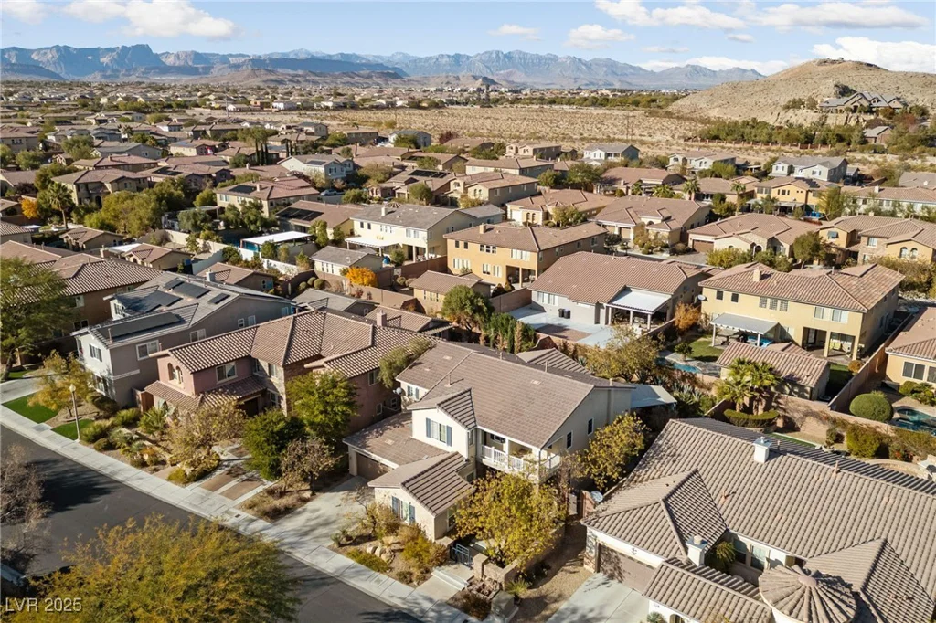 7438 Desertscape, Las Vegas, NV 89178