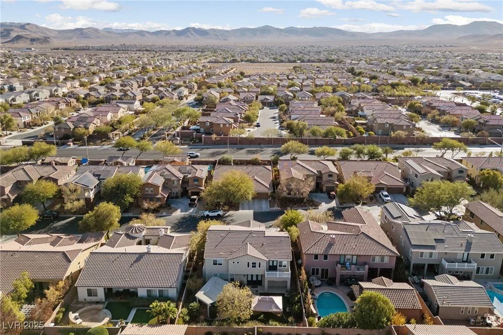 7438 Desertscape, Las Vegas, NV 89178